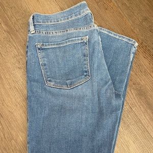 FRAME Le Skinny de Jeanne Distressed 28